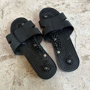 Nue  Medics Massage Sandals Slippers Snap on Massagers for Peripheral Neuropathy